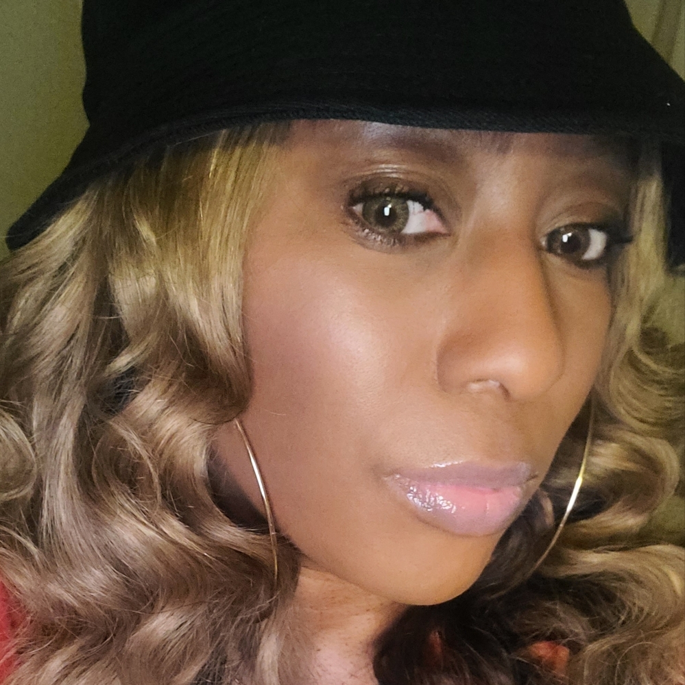 Meet your Posher, Trina